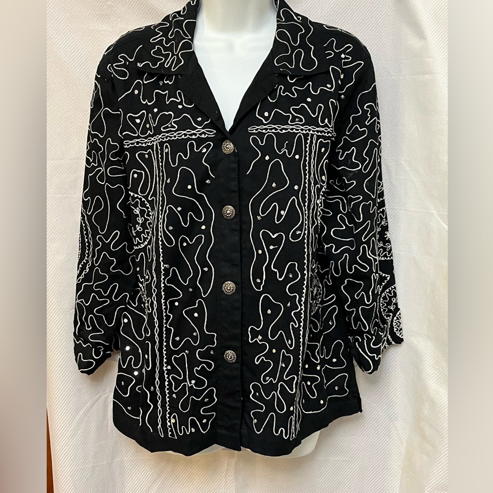Choices Black and White Patterned Embroidered womenβs Jacket Button front M